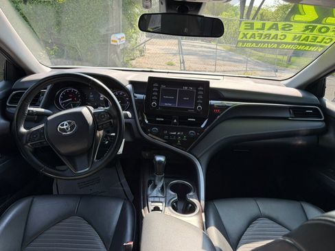 Used 2022 Toyota Camry SE w/ Carpet Mat Package (TMS) AWD/4WD image 30