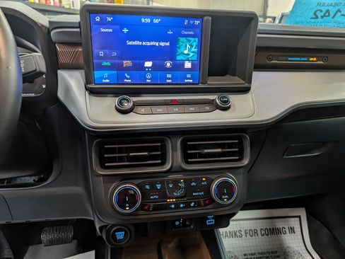 Used 2024 Ford Maverick Lariat FWD image 16