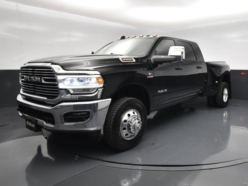 Used 2024 RAM 3500 Laramie w/ Towing Technology Group AWD/4WD image 2