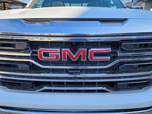 New 2026 GMC Sierra 1500 SLT w/ SLT Premium Plus Package AWD/4WD image 10