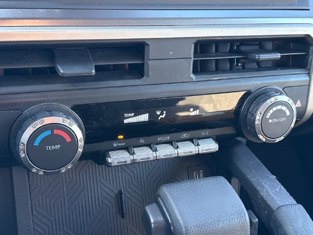 Used 2024 Toyota Tacoma SR5 AWD/4WD image 33