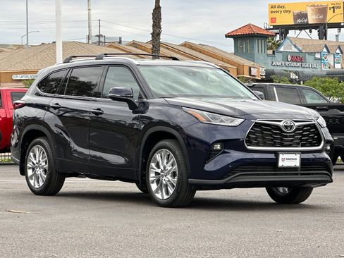 New 2026 Toyota Highlander Limited image 8