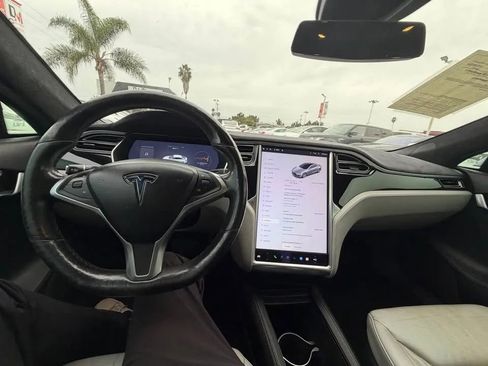 Used 2015 Tesla Model S 85D image 6