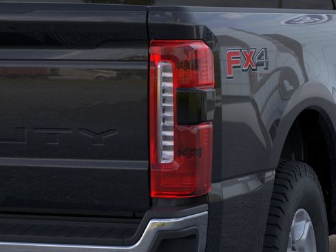 New 2026 Ford F250 XLT w/ XLT Premium Package AWD/4WD image 21