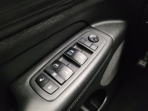 Used 2019 Jeep Grand Cherokee Laredo RWD image 27