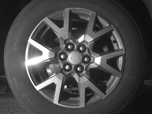 Used 2023 GMC Acadia SLT AWD/4WD image 11