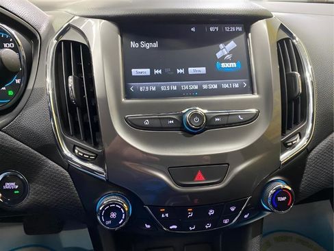 Used 2017 Chevrolet Cruze LT w/ Convenience Package image 14