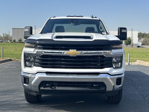 Used 2024 Chevrolet Silverado 3500 LT RWD image 3