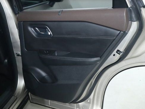 Used 2022 Nissan Rogue Platinum w/ Head-Up Display Package image 34