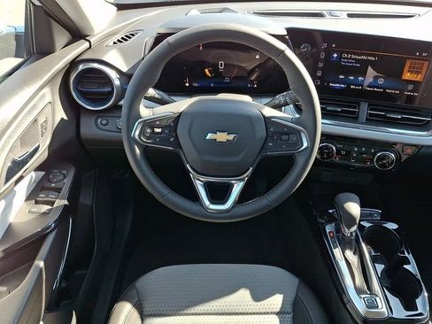 New 2026 Chevrolet Trax LT w/ Driver Confidence Package image 8