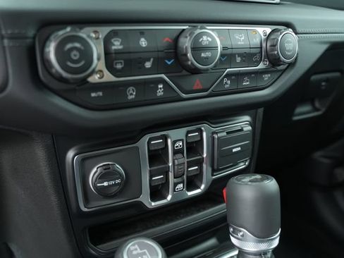 New 2026 Jeep Wrangler Unlimited Sahara AWD/4WD image 31