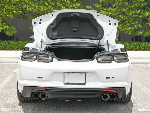 Used 2019 Chevrolet Camaro SS RWD image 9