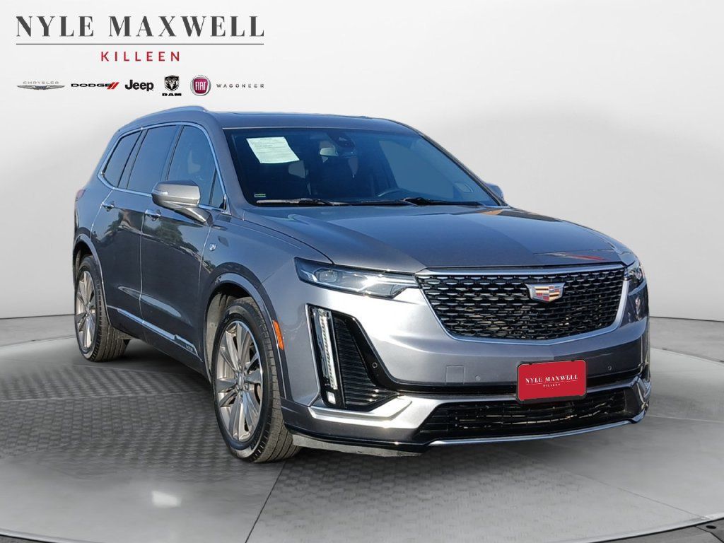 Used 2021 Cadillac XT6 Premium Luxury FWD image 2