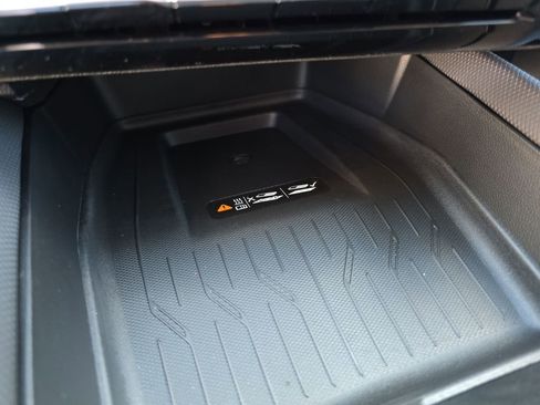 New 2026 Chevrolet Equinox EV RS image 17