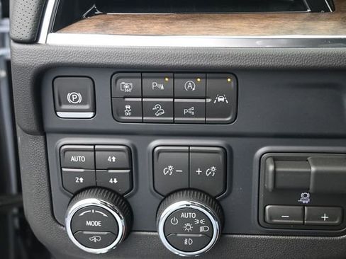 New 2026 Chevrolet Tahoe High Country AWD/4WD image 37