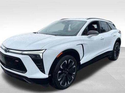Used 2024 Chevrolet Blazer EV RS AWD/4WD image 2