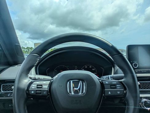 Used 2025 Honda Civic Sport image 26