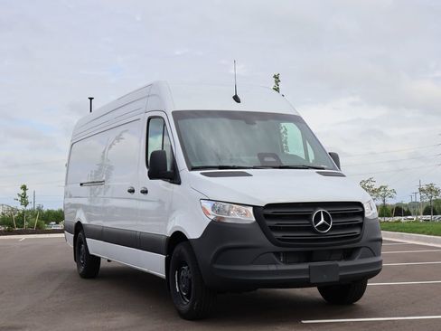 New 2025 Mercedes-Benz Sprinter 2500 image 3