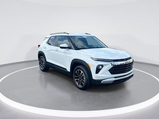 Used 2024 Chevrolet TrailBlazer LT w/ LT Cold Weather Package FWD video 2