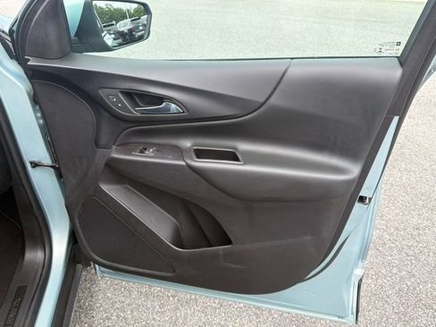 Used 2022 Chevrolet Equinox LT FWD image 14