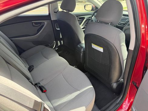Used 2014 Hyundai Elantra SE w/ Option Group 02 FWD image 16