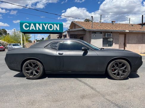 Used 2016 Dodge Challenger SXT Plus RWD image 2