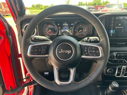 Used 2024 Jeep Wrangler Unlimited Sahara w/ Safety Group AWD/4WD image 14
