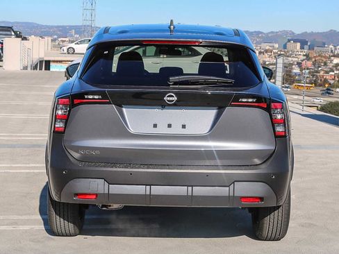 New 2025 Nissan Kicks SV FWD image 7