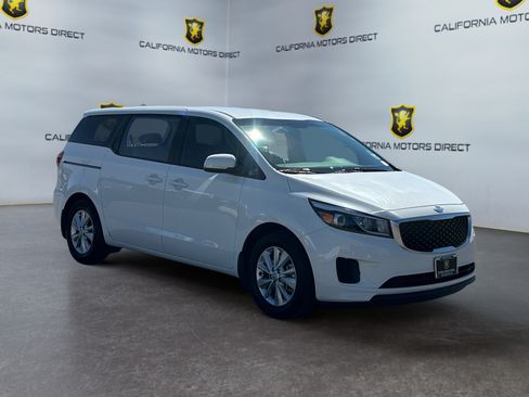 Used 2017 Kia Sedona L FWD image 7