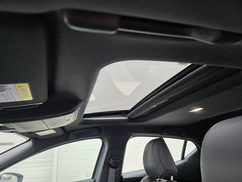 Used 2024 MAZDA MAZDA3 Hatchback w/Premium Plus Pkg image 35