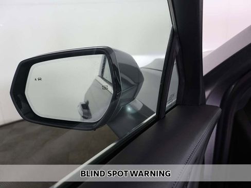 Used 2024 Cadillac XT4 Premium Luxury image 4