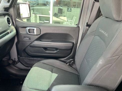 Used 2020 Jeep Wrangler Unlimited Sahara image 7