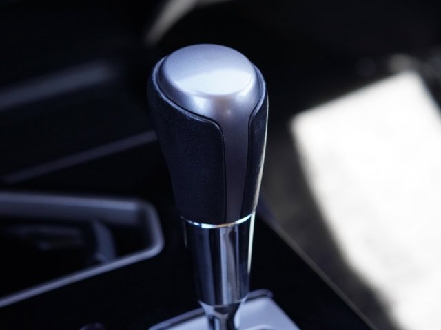 Used 2018 Toyota RAV4 Limited w/ Advanced Technology Package FWD image 29