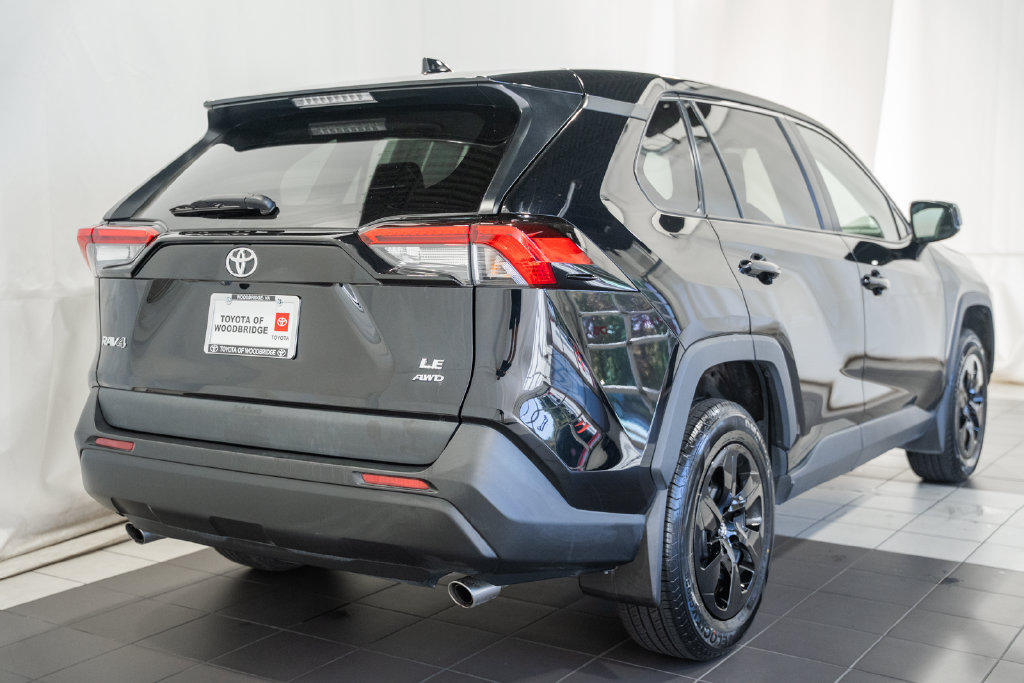 Certified 2024 Toyota RAV4 LE AWD/4WD image 4