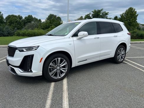Used 2024 Cadillac XT6 Premium Luxury AWD/4WD image 1