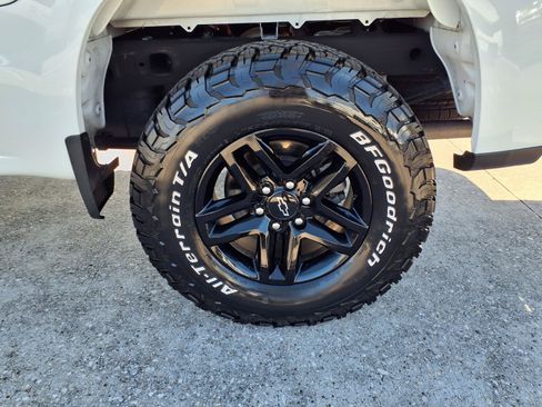 Used 2022 Chevrolet Silverado 1500 Custom Trail Boss AWD/4WD image 26