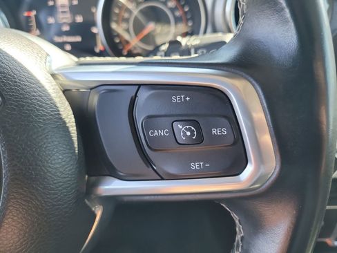 Used 2019 Jeep Wrangler Unlimited Sahara image 30