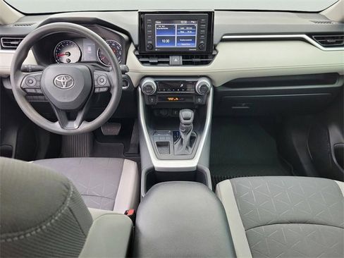 Used 2022 Toyota RAV4 XLE w/ Convenience Package image 9