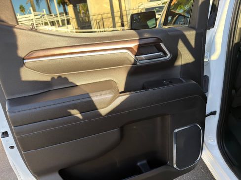 Used 2024 GMC Sierra 1500 SLT image 23