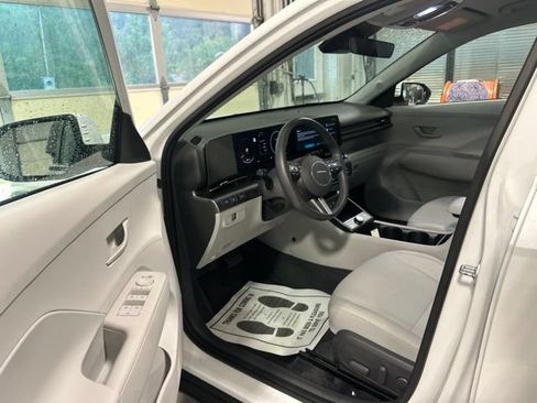 Used 2025 Hyundai Kona SEL FWD image 10