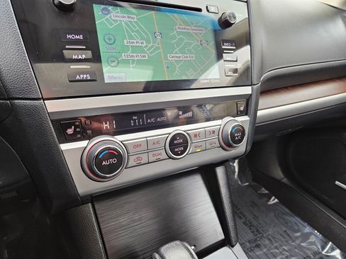 Used 2016 Subaru Outback 2.5i Limited image 5