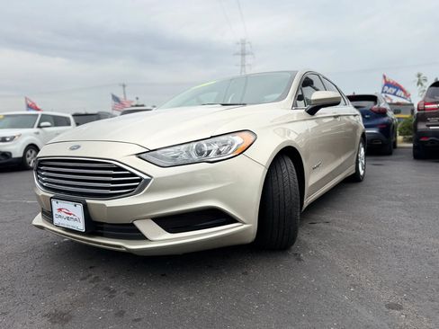 Used 2018 Ford Fusion SE FWD image 6