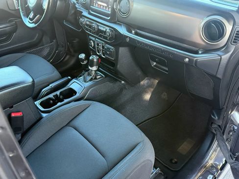 Used 2020 Jeep Wrangler Unlimited Sport AWD/4WD image 19