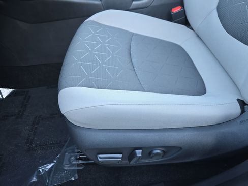 Used 2025 Toyota RAV4 XLE w/ Convenience Package image 26