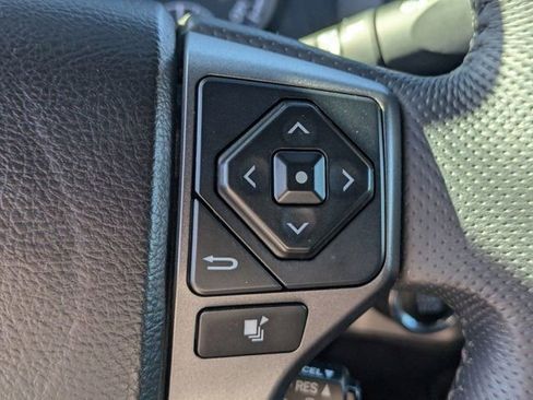 Used 2020 Toyota Tacoma SR5 image 19