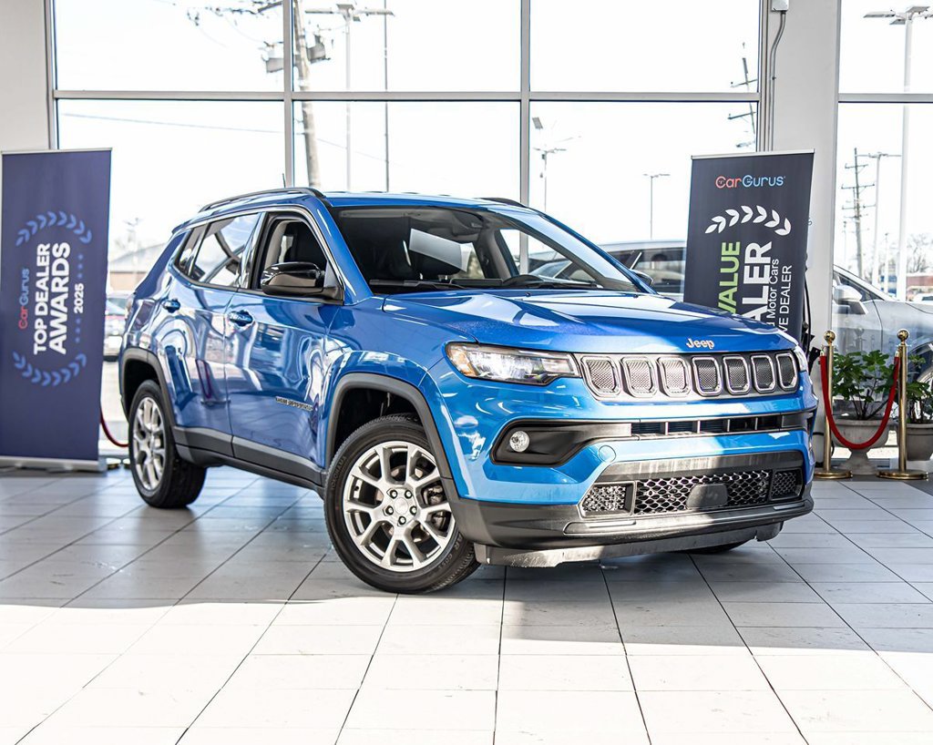 Used 2022 Jeep Compass Latitude AWD/4WD image 3