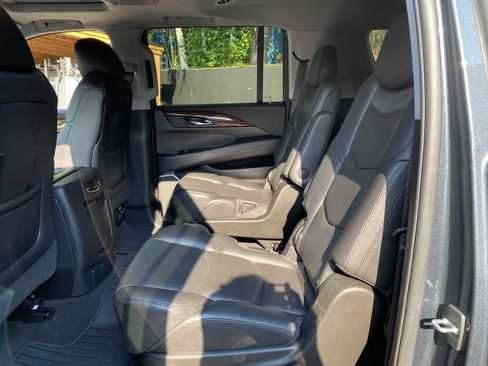 Used 2020 Cadillac Escalade ESV Premium Luxury AWD/4WD image 16