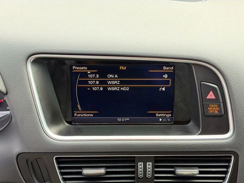 Used 2017 Audi Q5 2.0T Premium Plus w/ Technology Package image 31