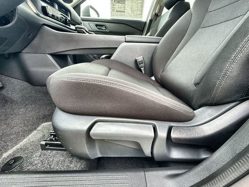 New 2025 Nissan Rogue S image 14