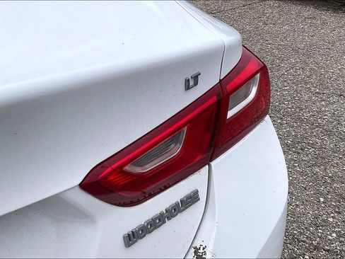 Used 2018 Chevrolet Malibu LT FWD image 6